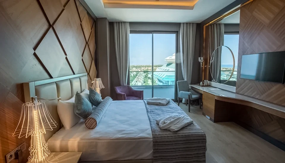 سنسیتیو پریمیوم بلک آنتالیا